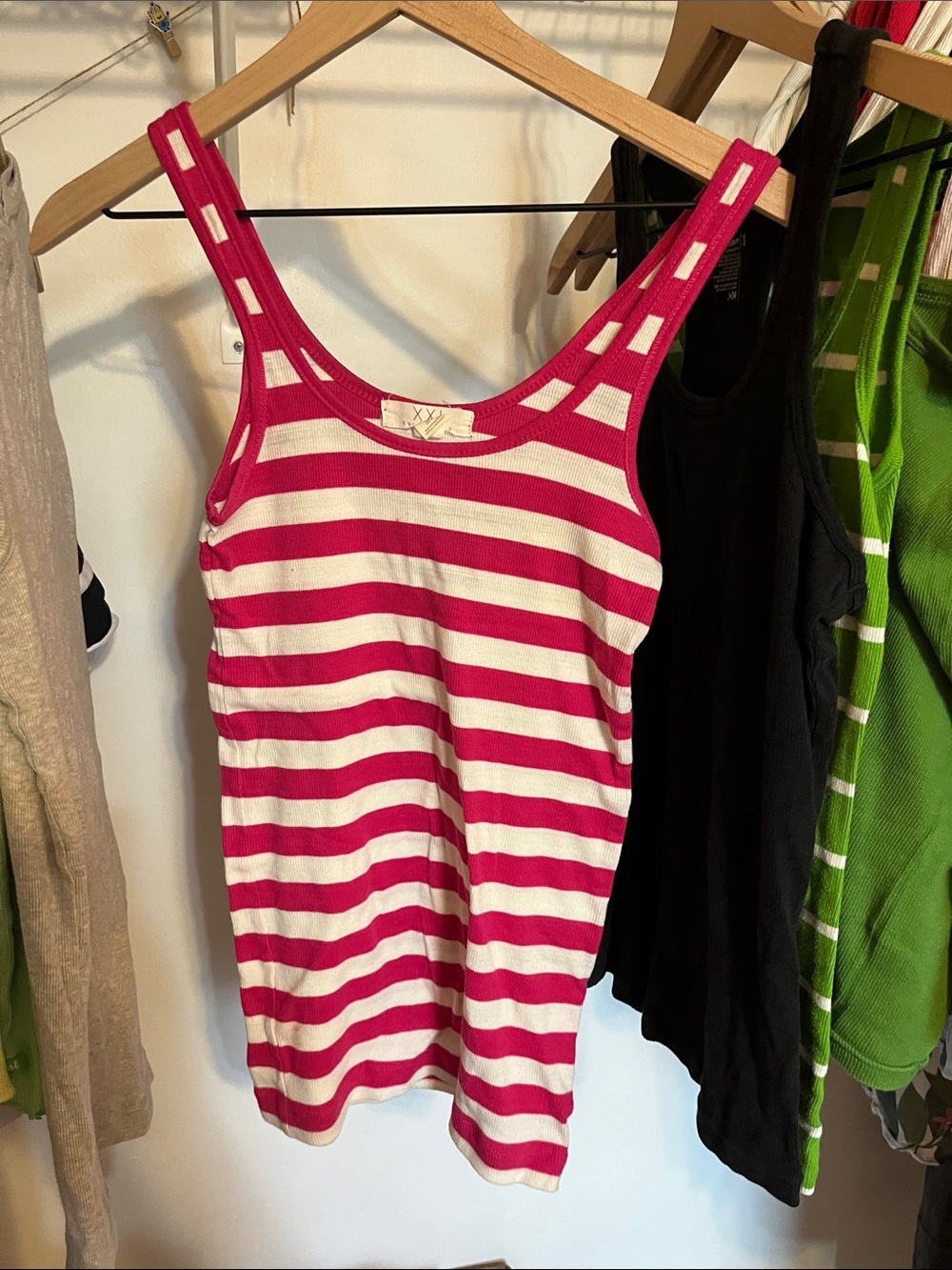 7 Mixed Color Ribbed Tank Tops Assorted - Picture 6 of 8